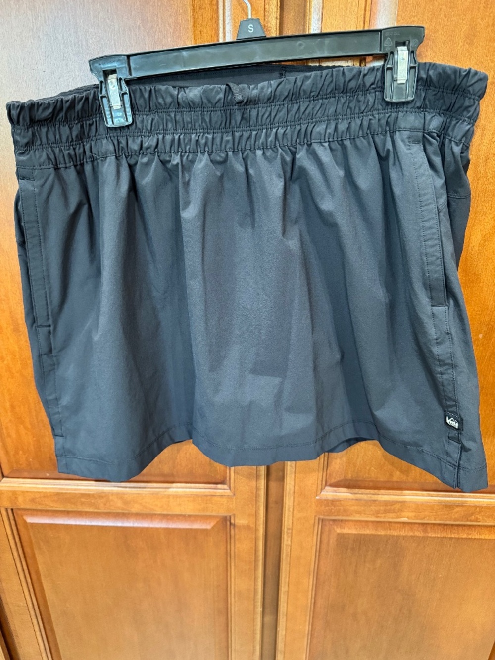 REI pull on black Skort size XL